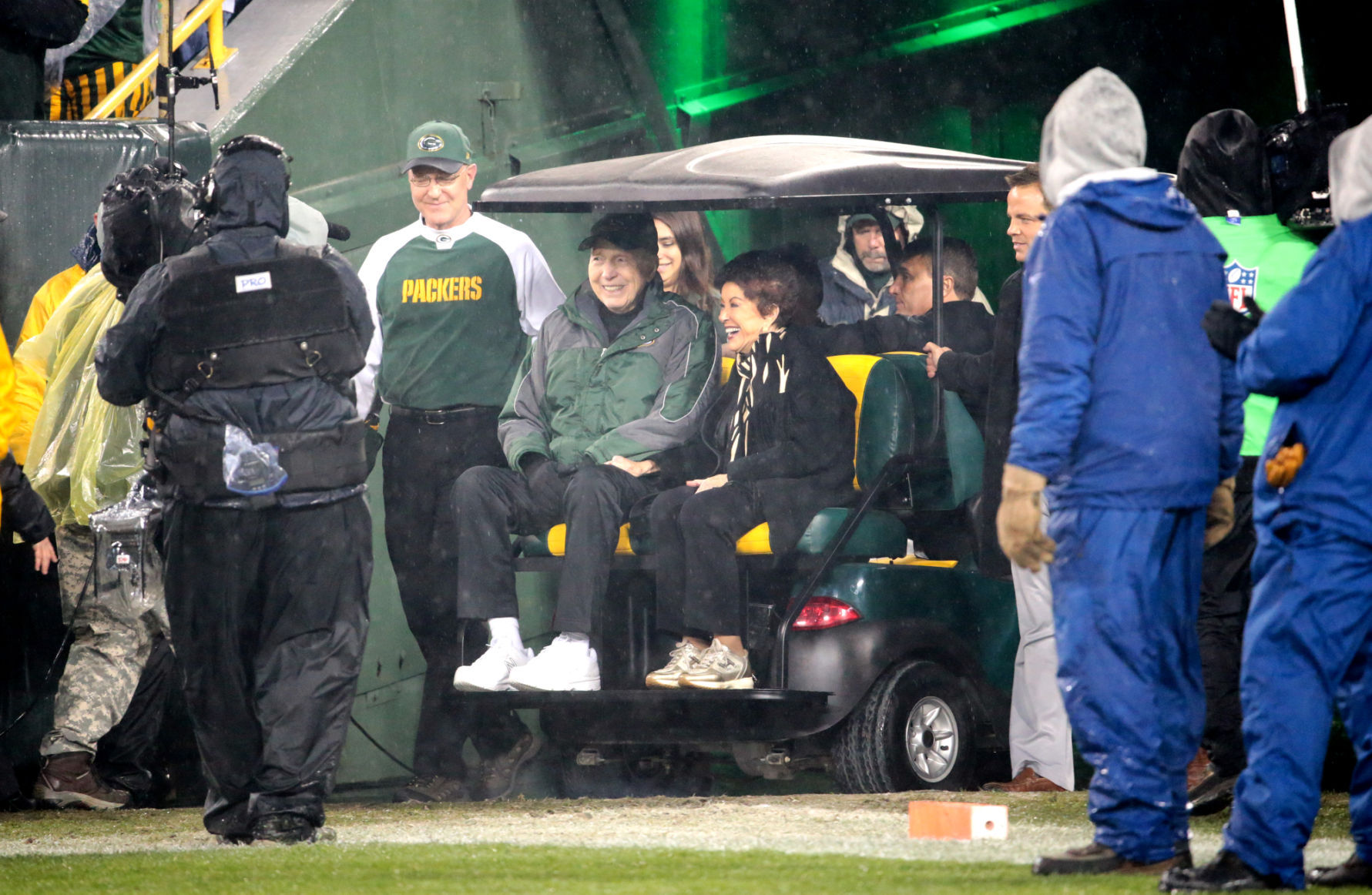 2015-09-28Brett Favre06-11262015214926